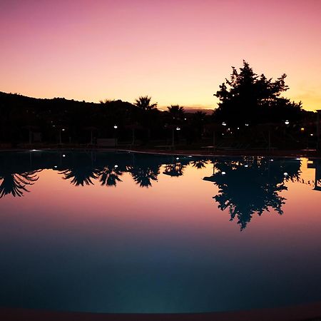 מונטה נאי Rey Beach Club מראה חיצוני תמונה