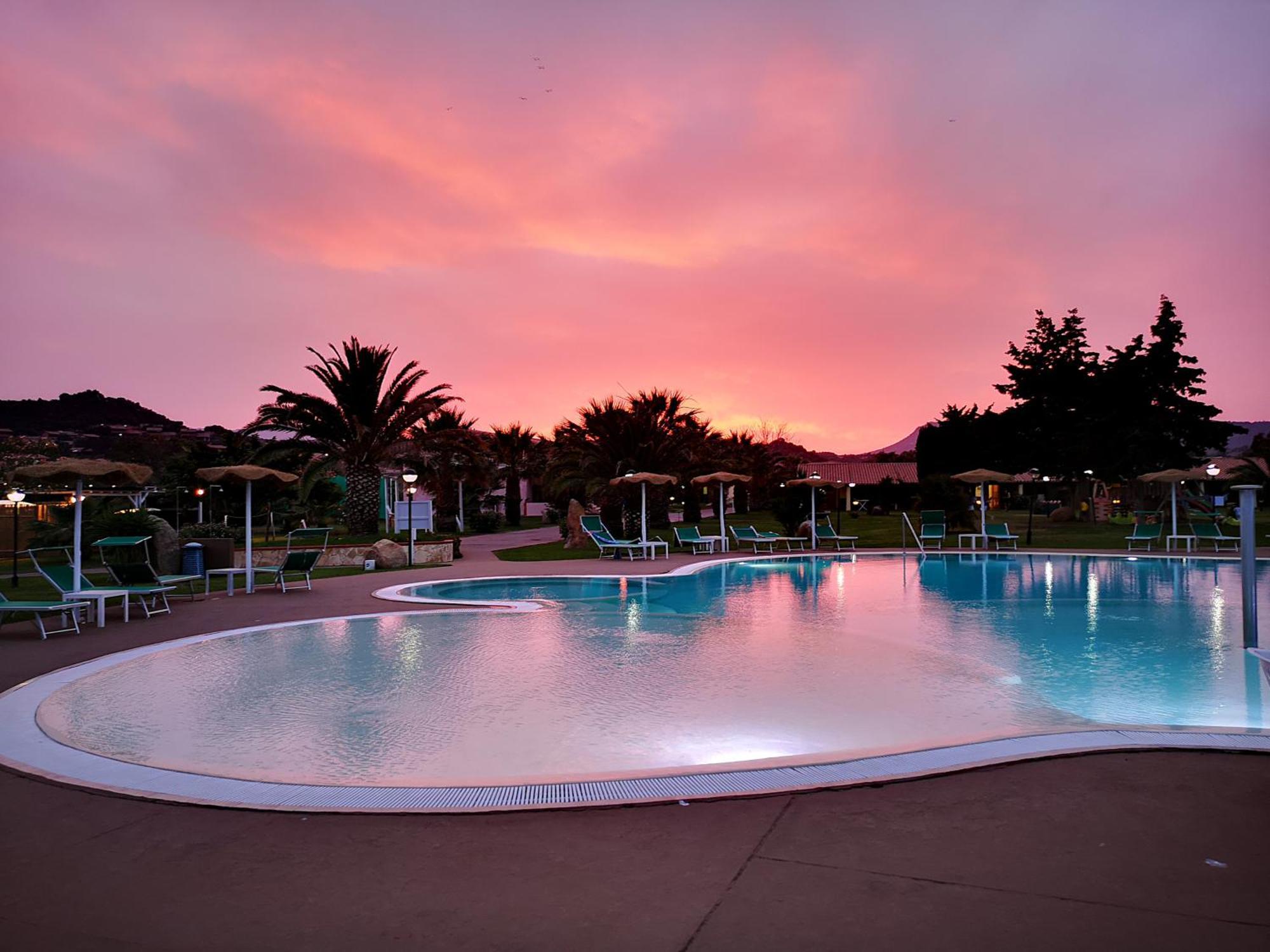 מונטה נאי Rey Beach Club מראה חיצוני תמונה