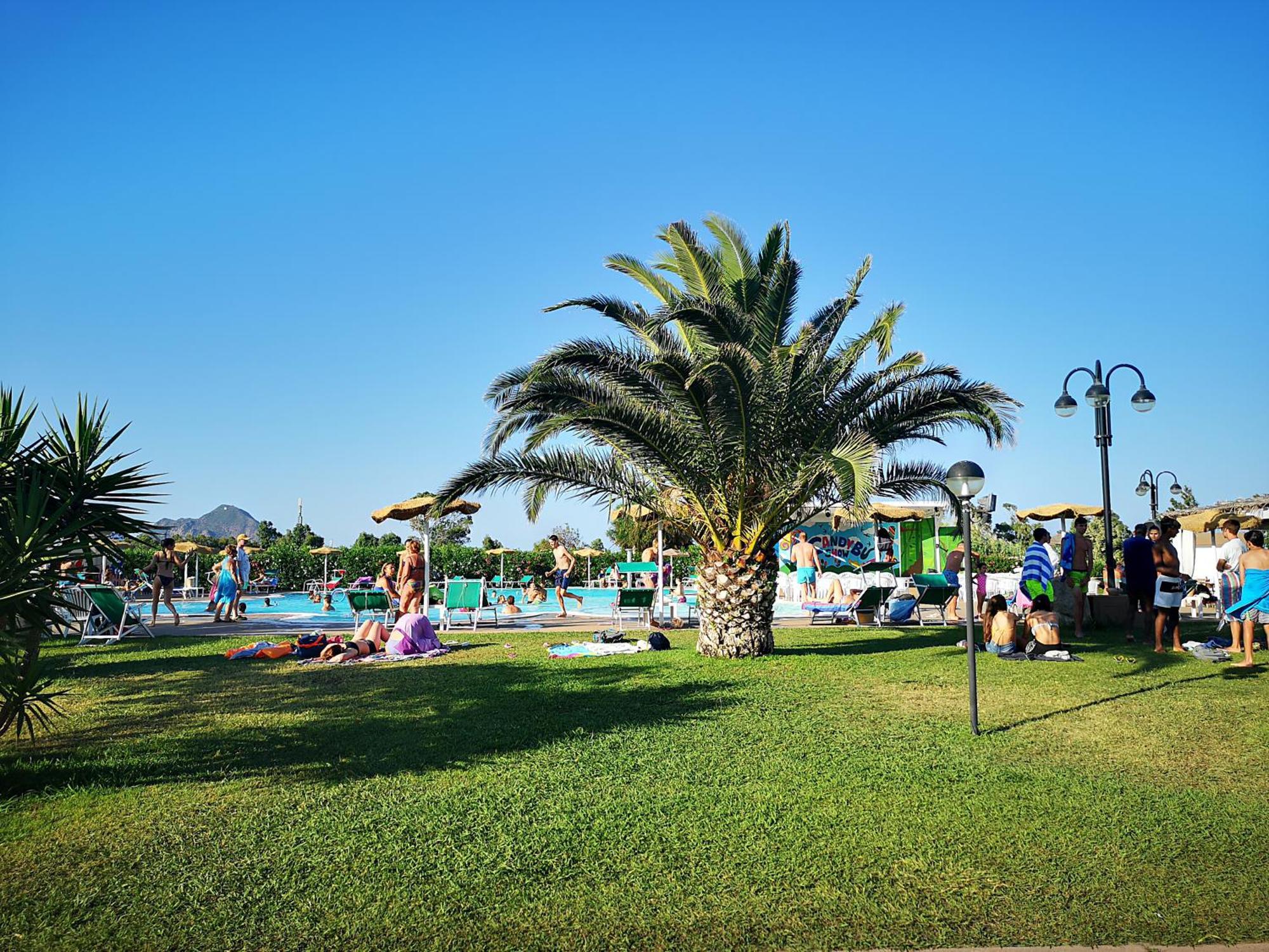 מונטה נאי Rey Beach Club מראה חיצוני תמונה