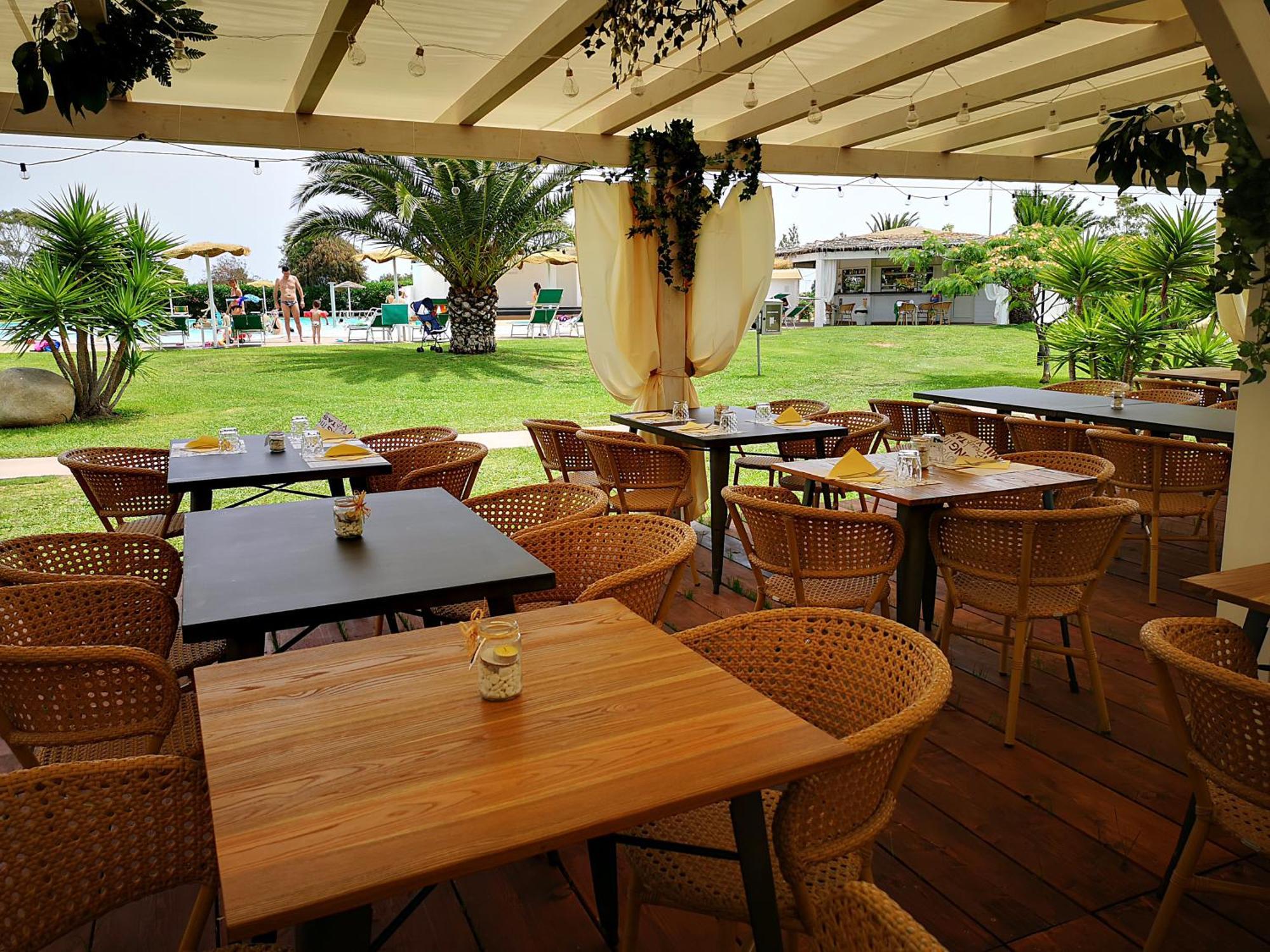 מונטה נאי Rey Beach Club מראה חיצוני תמונה