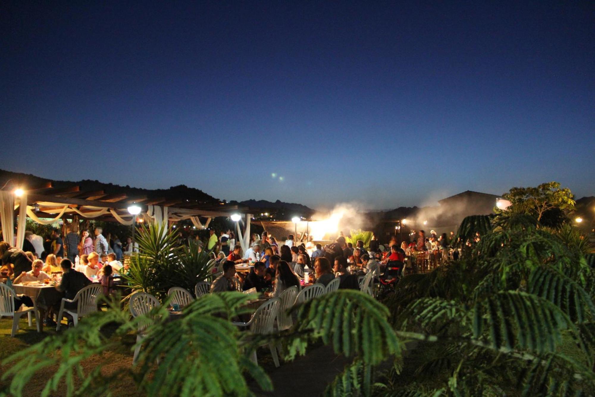 מונטה נאי Rey Beach Club מראה חיצוני תמונה